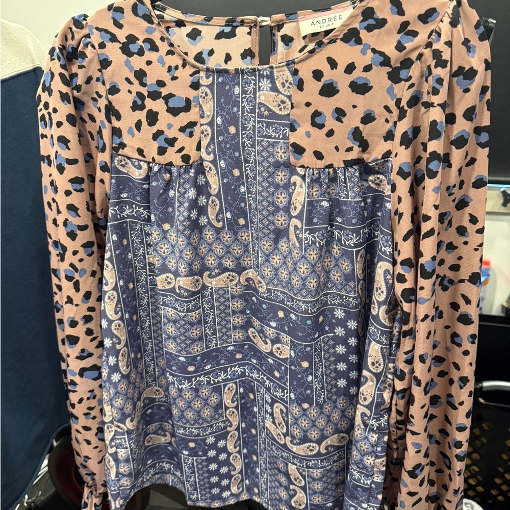 ANDREE BY UNIT Tan Long Sleeve Boxy Blouse